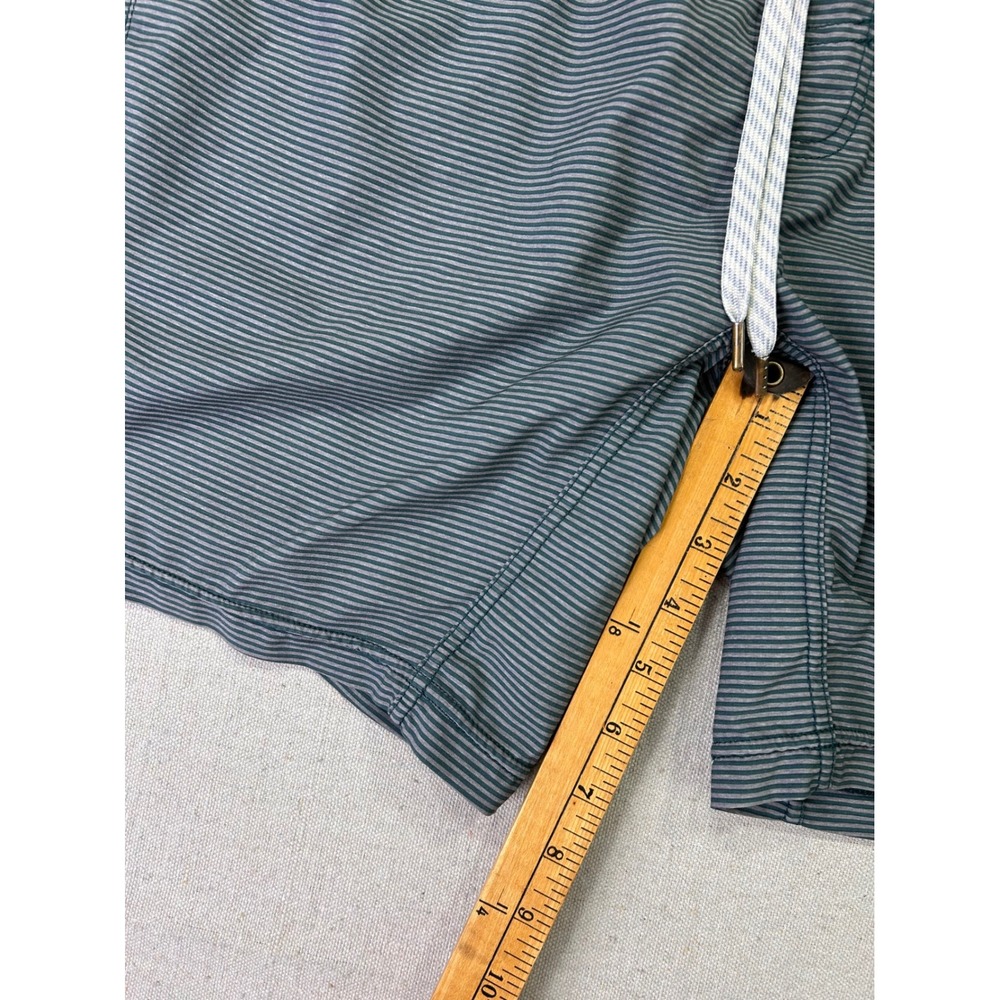Vuori Banks Shorts Mens Large Grey Green Micro Stripe V302 Boardshorts - Picture 2 of 8